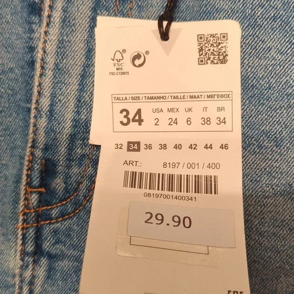 NWT Zara brand shorts fits like a 0 tag. Says size 2 - Picture 3 of 3